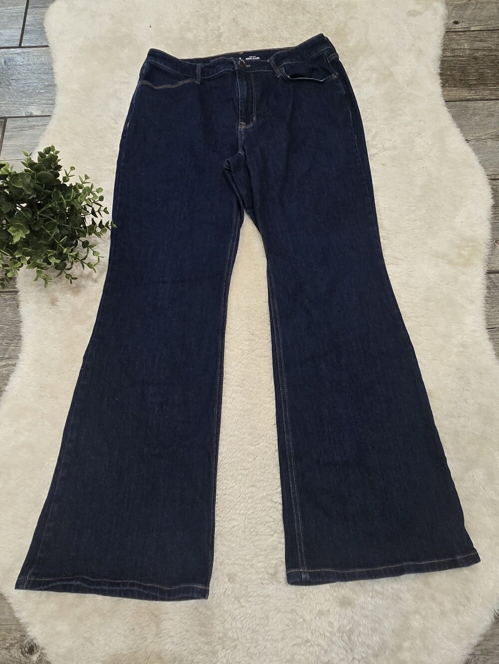 Old Navy High-Rise Wow Flare Dark Wash Retro 70s Boho Chic Casual Jeans, 12
